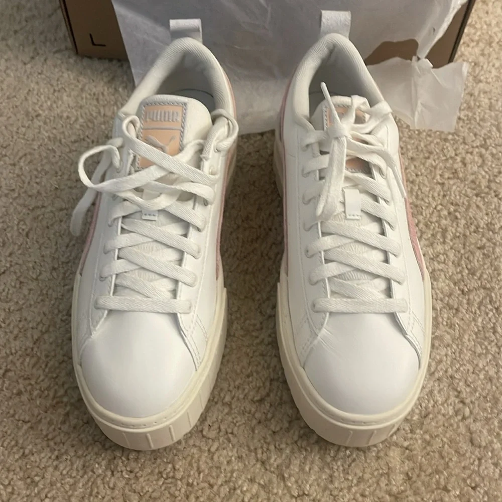 Puma platform Sneaker, size 9.5 (40.5 EU), white with light pink details - Picture 3 of 5